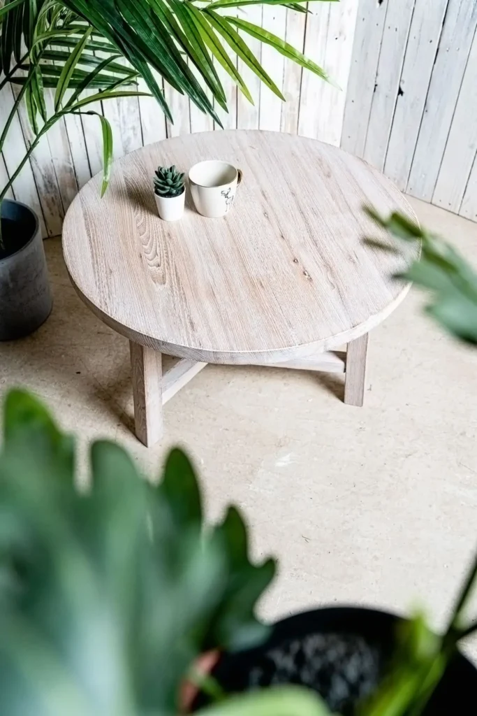 Elegantní masivní dřevěný stůl na míru z dubového dřeva, spojení tradice a moderny